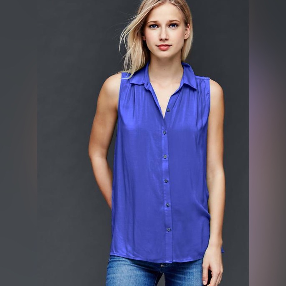 GAP Women's Sleeveless Button Down Shirt - Indigo Size XL